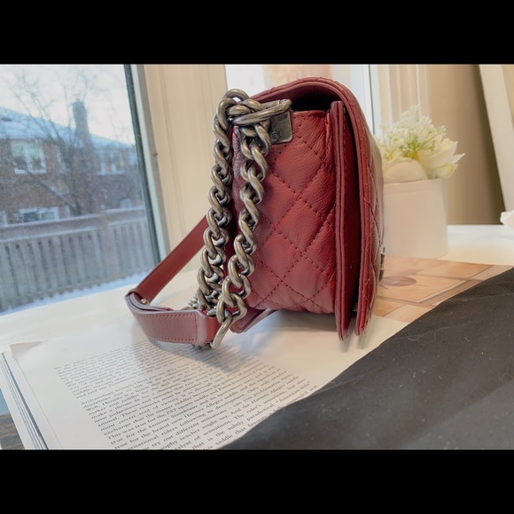 Chanel Medium Le Boy Burgundy - Picture 8 of 10